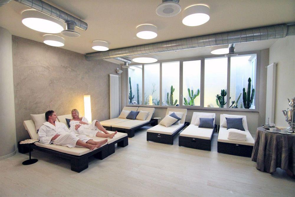 Hotel Sabbia D'Oro Сан-Винченцо Экстерьер фото