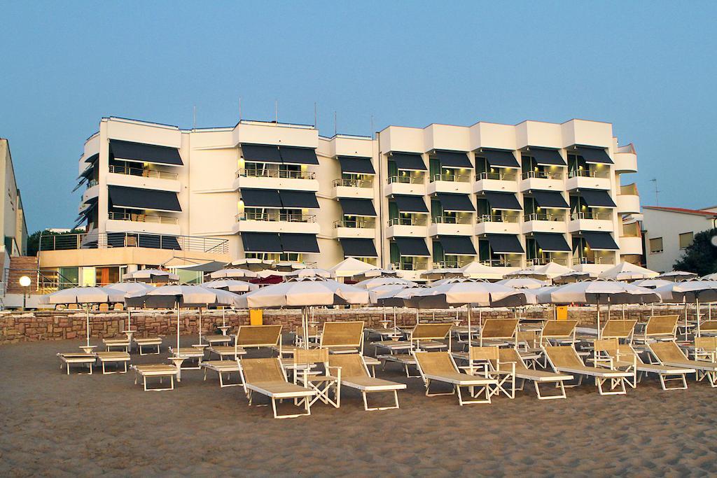 Hotel Sabbia D'Oro Сан-Винченцо Экстерьер фото