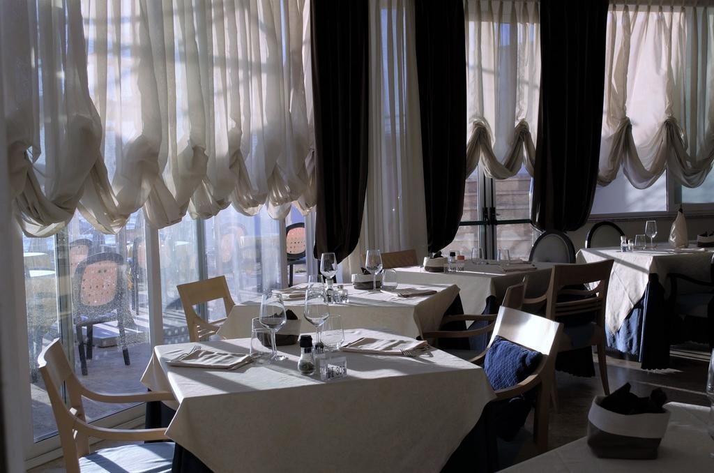 Hotel Sabbia D'Oro Сан-Винченцо Экстерьер фото
